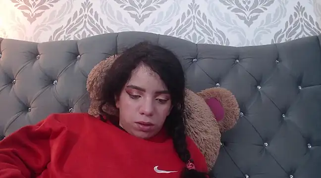 EmmaCowperr online show from March 5, 2025, 8:00 pm