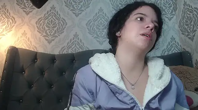 EmmaCowperr online show from March 7, 2025, 2:34 pm