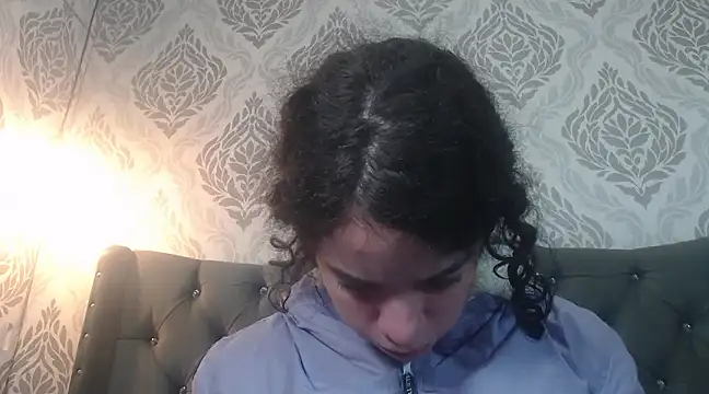 EmmaCowperr online show from March 20, 2025, 11:49 am