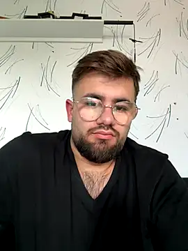 yxssxn24403 online show from October 5, 2025, 12:25 pm