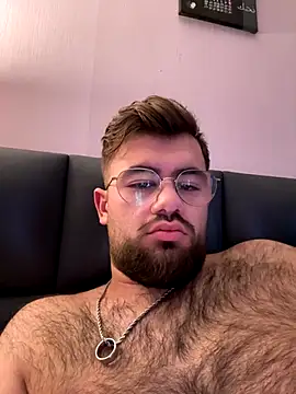 yxssxn24403 online show from October 8, 2025, 6:11 am