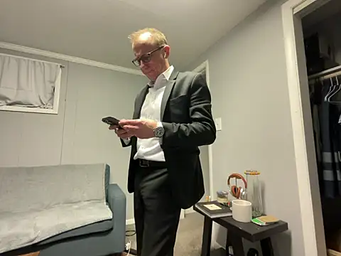 Snapshot of mouser21212 chatting on January 3, 2025, 9:04 am mouser21212 online show from January 3, 2025, 9:04 am