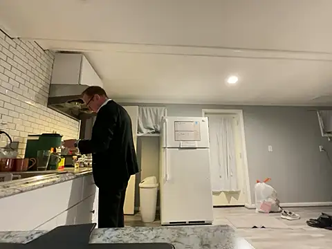 Snapshot of mouser21212 chatting on February 17, 2025, 7:37 am mouser21212 online show from February 17, 2025, 7:37 am