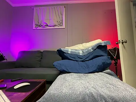 Snapshot of mouser21212 chatting on February 19, 2025, 4:00 pm mouser21212 online show from February 19, 2025, 4:00 pm