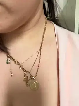 Luccreccia  online show from March 28, 2026, 9:53 am