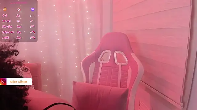 Snapshot of Alice_winter_ chatting on February 4, 2026, 6:14 pm Alice winter online show from February 4, 2026, 6:14 pm