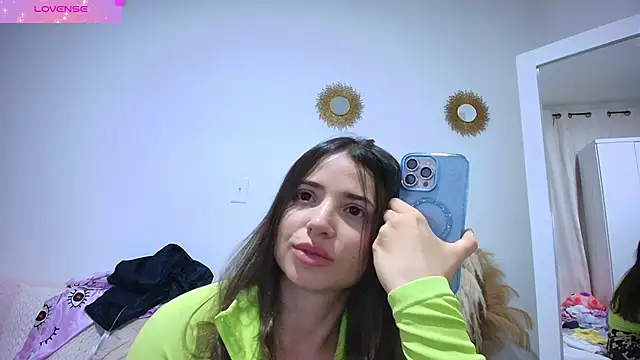 Ashleyjenner  online show from November 23, 2025, 12:32 am