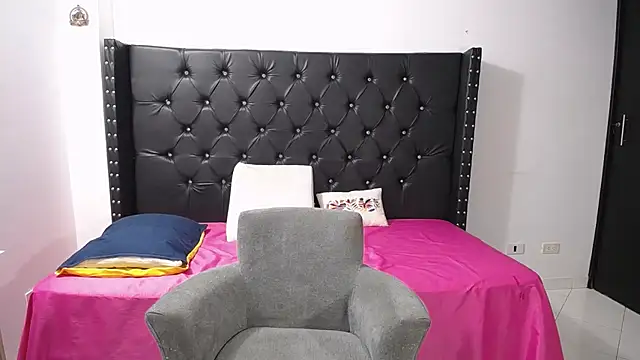 Snapshot of renata_salinas_1 chatting on March 4, 2026, 9:32 pm renata salinas 1 online show from March 4, 2026, 9:32 pm