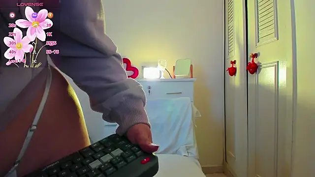 LisaHadwin online show from September 18, 2025, 7:16 pm