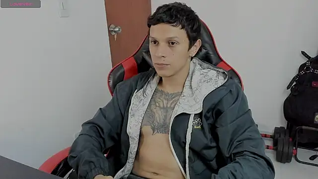 Snapshot of davebrow chatting on October 5, 2025, 12:09 am davebrow online show from October 5, 2025, 12:09 am