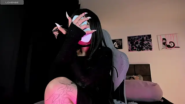 satanbabee online show from July 1, 2026, 11:26 pm