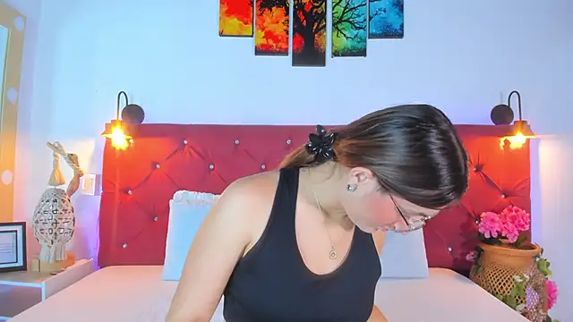 Ruth harvey  online show from September 26, 2025, 1:26 pm