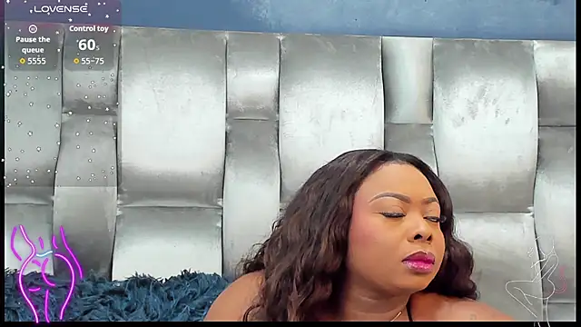 Snapshot of CamilaBenitez chatting on September 21, 2025, 8:54 pm CamilaBenitez online show from September 21, 2025, 8:54 pm