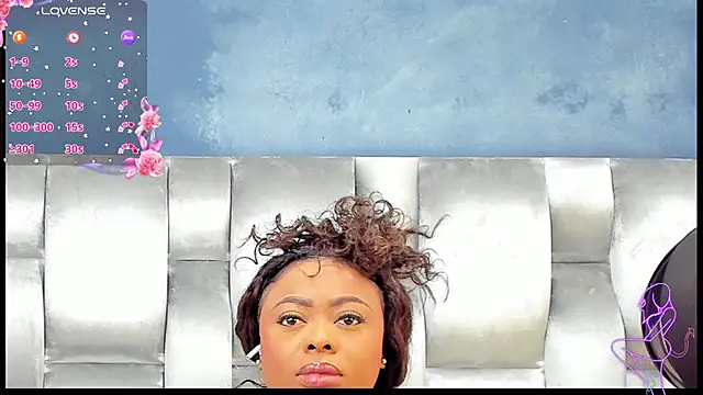 Snapshot of CamilaBenitez chatting on October 12, 2025, 1:10 pm CamilaBenitez online show from October 12, 2025, 1:10 pm