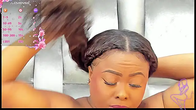 Snapshot of CamilaBenitez chatting on October 13, 2025, 11:16 pm CamilaBenitez online show from October 13, 2025, 11:16 pm