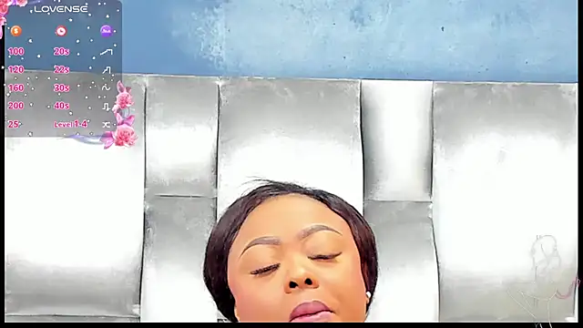 Snapshot of CamilaBenitez chatting on October 26, 2025, 4:02 pm CamilaBenitez online show from October 26, 2025, 4:02 pm