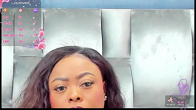 Snapshot of CamilaBenitez chatting on October 30, 2025, 4:30 pm CamilaBenitez online show from October 30, 2025, 4:30 pm