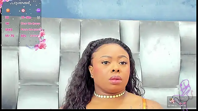 Snapshot of CamilaBenitez chatting on November 25, 2025, 12:54 am CamilaBenitez online show from November 25, 2025, 12:54 am