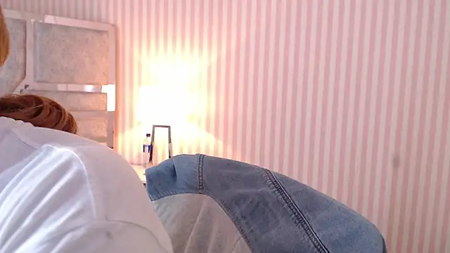 Snapshot of ViioletaMora chatting on January 19, 2025, 11:43 pm ViioletaMora online show from January 19, 2025, 11:43 pm