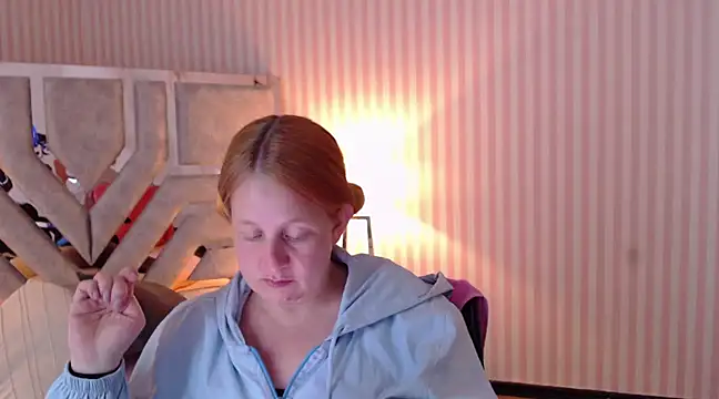Snapshot of ViioletaMora chatting on January 23, 2025, 2:02 am ViioletaMora online show from January 23, 2025, 2:02 am