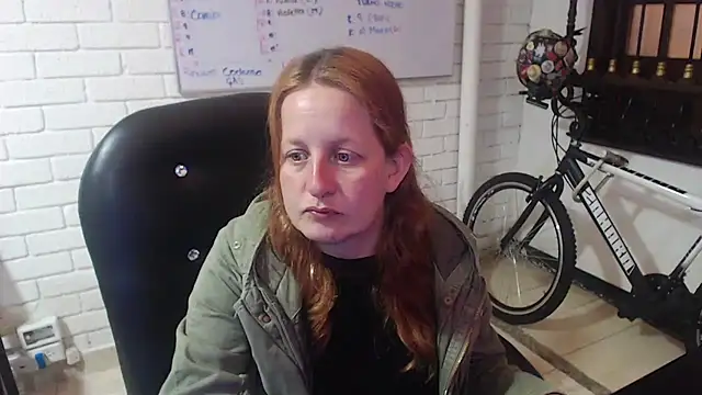 Snapshot of ViioletaMora chatting on February 13, 2025, 7:31 pm ViioletaMora online show from February 13, 2025, 7:31 pm