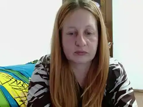 Snapshot of ViioletaMora chatting on November 24, 2025, 3:17 am ViioletaMora online show from November 24, 2025, 3:17 am