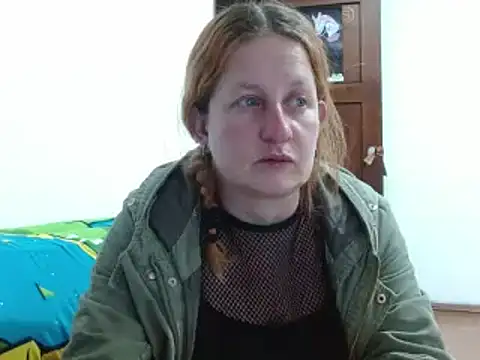 Snapshot of ViioletaMora chatting on December 17, 2025, 3:12 am ViioletaMora online show from December 17, 2025, 3:12 am