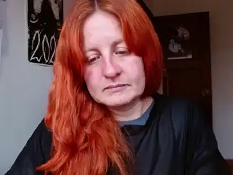 Snapshot of ViioletaMora chatting on February 6, 2026, 10:24 pm ViioletaMora online show from February 6, 2026, 10:24 pm