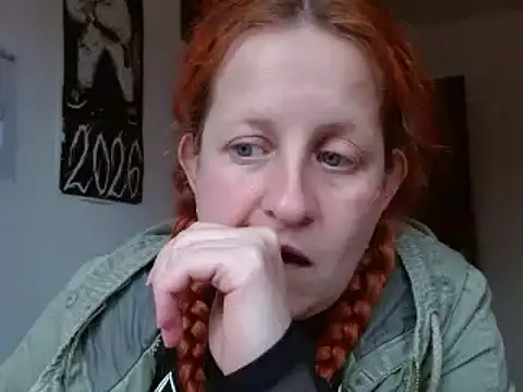 Snapshot of ViioletaMora chatting on February 16, 2026, 10:28 pm ViioletaMora online show from February 16, 2026, 10:28 pm