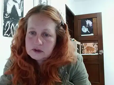 Snapshot of ViioletaMora chatting on February 23, 2026, 2:42 am ViioletaMora online show from February 23, 2026, 2:42 am