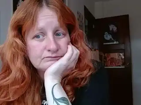 Snapshot of ViioletaMora chatting on February 23, 2026, 5:43 pm ViioletaMora online show from February 23, 2026, 5:43 pm