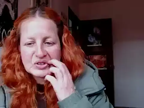 Snapshot of ViioletaMora chatting on February 24, 2026, 7:56 pm ViioletaMora online show from February 24, 2026, 7:56 pm