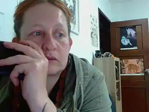 Snapshot of ViioletaMora chatting on March 6, 2026, 12:07 am ViioletaMora online show from March 6, 2026, 12:07 am