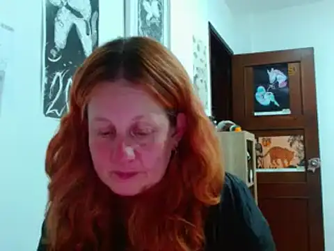 Snapshot of ViioletaMora chatting on March 11, 2026, 1:11 am ViioletaMora online show from March 11, 2026, 1:11 am