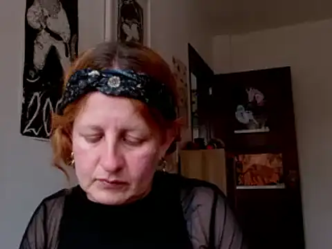 Snapshot of ViioletaMora chatting on March 27, 2026, 6:18 pm ViioletaMora online show from March 27, 2026, 6:18 pm