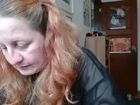 Snapshot of ViioletaMora chatting on April 2, 2026, 8:50 pm ViioletaMora online show from April 2, 2026, 8:50 pm