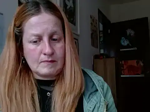 Snapshot of ViioletaMora chatting on April 13, 2026, 9:42 pm ViioletaMora online show from April 13, 2026, 9:42 pm