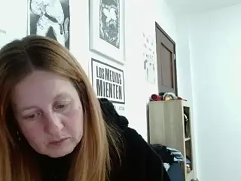 Snapshot of ViioletaMora chatting on April 15, 2026, 7:15 am ViioletaMora online show from April 15, 2026, 7:15 am