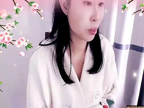 xiaoxuer online show from January 8, 2025, 4:23 am
