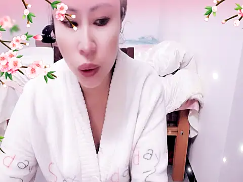 xiaoxuer online show from February 27, 2025, 4:41 am