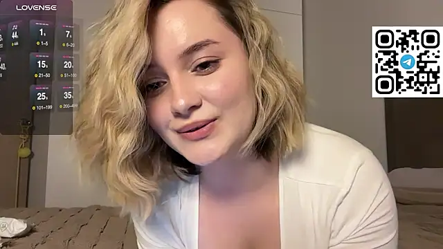 Snapshot of Pleasant_fun chatting on January 18, 2026, 2:21 pm Pleasant fun online show from January 18, 2026, 2:21 pm