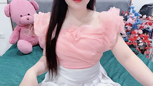 Funikio online show from April 12, 2026, 1:21 am