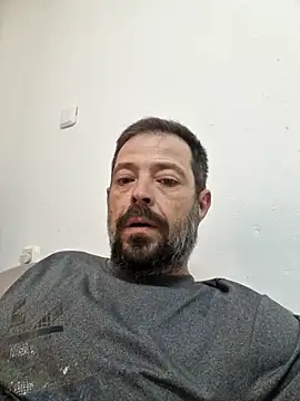 Snapshot of zefside42 chatting on October 6, 2025, 8:45 am zefside42 online show from October 6, 2025, 8:45 am