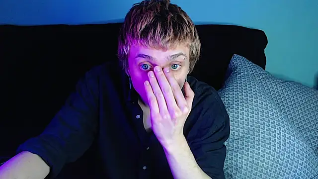 Snapshot of axxxturel chatting on December 25, 2024, 7:24 pm axxxturel online show from December 25, 2024, 7:24 pm