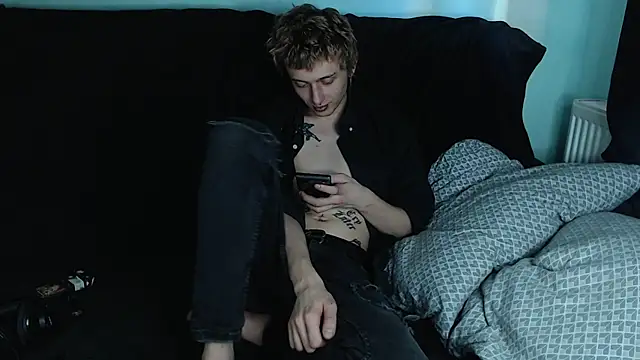 Snapshot of axxxturel chatting on January 2, 2025, 7:01 am axxxturel online show from January 2, 2025, 7:01 am