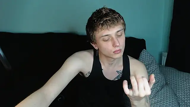 Snapshot of axxxturel chatting on February 9, 2025, 6:05 pm axxxturel online show from February 9, 2025, 6:05 pm