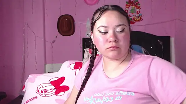 Snapshot of NikkiRous_ chatting on February 10, 2025, 6:56 pm NikkiRous online show from February 10, 2025, 6:56 pm