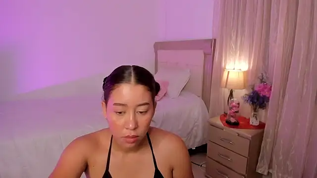 Snapshot of vale_kross chatting on February 8, 2025, 3:42 pm vale kross online show from February 8, 2025, 3:42 pm