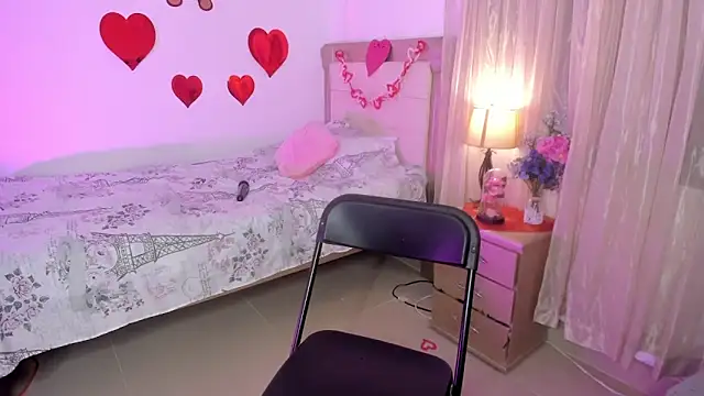 Snapshot of vale_kross chatting on February 14, 2025, 2:02 pm vale kross online show from February 14, 2025, 2:02 pm