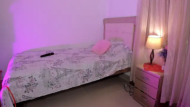 Snapshot of vale_kross chatting on March 14, 2025, 1:35 pm vale kross online show from March 14, 2025, 1:35 pm